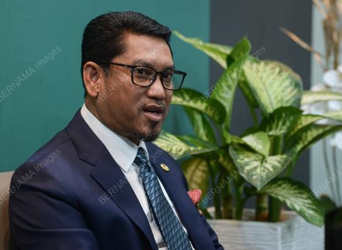 DATUK SERI AHMAD FAIZAL AZUMU