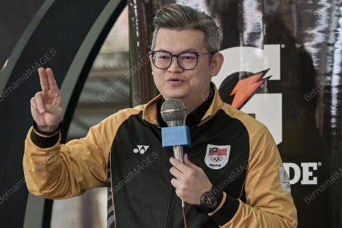 DR KELVIN YII LEE WUEN