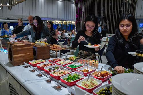 LEXIS SEAFOOD BUFFET