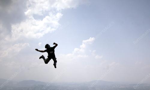 KL08_27092014_BASE_JUMP