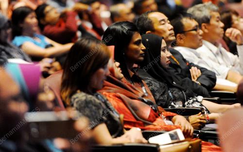KL08_27102015_GST_MIA