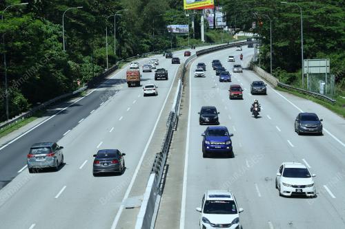 LEBUHRAYA PANTAI TIMUR ARAH KUALA LUMPUR