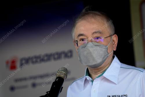 DATUK SERI DR WEE KA SIONG
