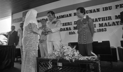 KL08_28012015_MAHATHIR_RASMI