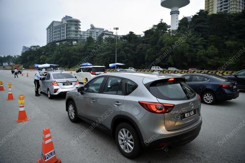 SEKATAN JALAN RAYA TOL DUTA