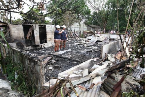 RUMAH TERBAKAR