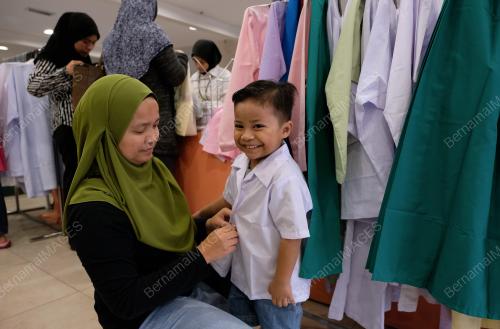 KL08_28122017_BAJU1