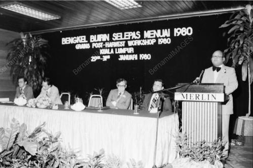 DATUK SHARIF AHMAD LANCAR SEMINAR