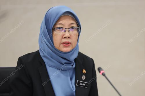 DR ZALIHA MUSTAFA