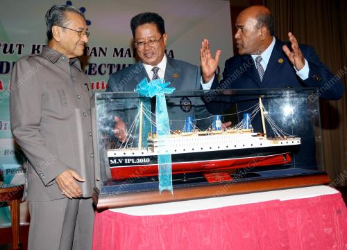 TUN DR MAHATHIR MOHAMAD