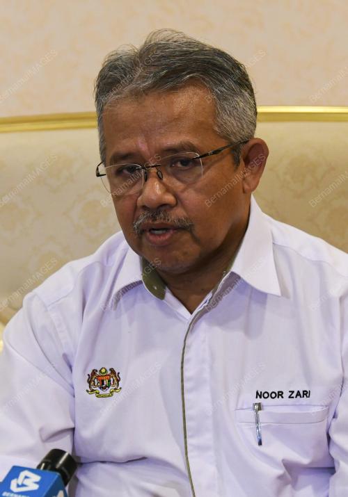 DATUK DR NOOR ZARI HAMAT