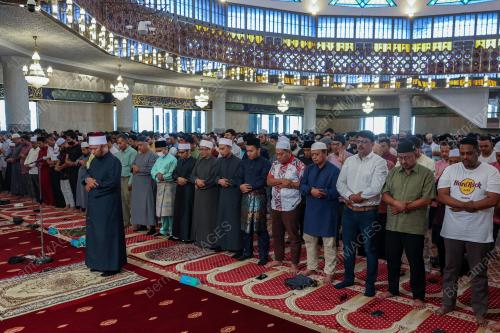 SOLAT JUMAAT DAN HAJAT
