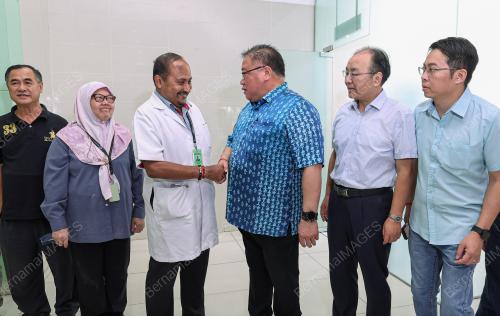 DATUK SERI TIONG KING SING