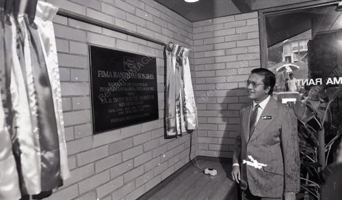 DR. MAHATHIR MOHAMAD
