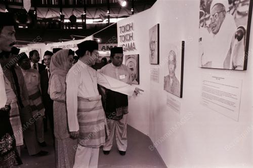 DATUK SERI DR. MAHATHIR BIN MOHAMAD