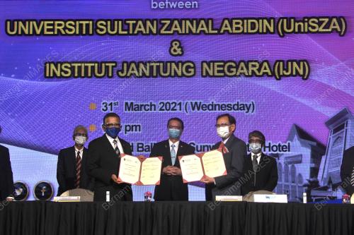 SIGNING CEREMONY BETWEEN UNIVERSITY SULTAN ZAINAL ABIDIN AND INSTITUT JANTUNG NEGARA