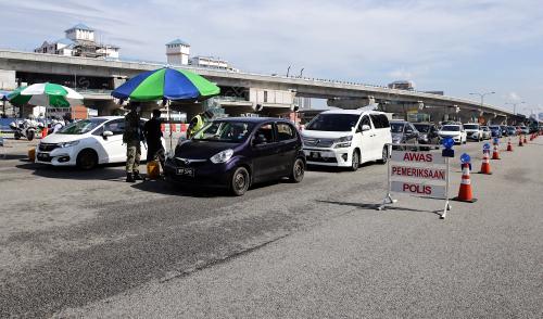TINJAUAN SEKATAN JALAN RAYA PLAZA TOL