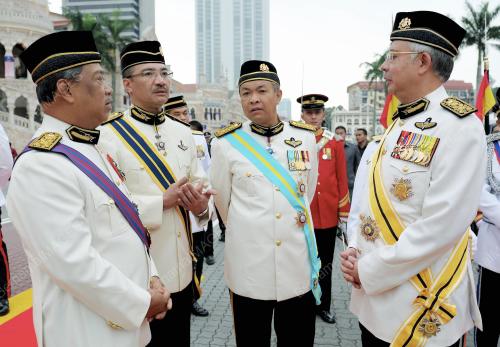 HARI PAHLAWAN