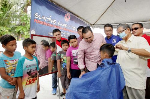 KL08_31122016_GUNTING_RAMBUT