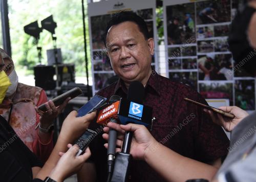 DATUK SERI ALEXANDER NANTA LINGGI