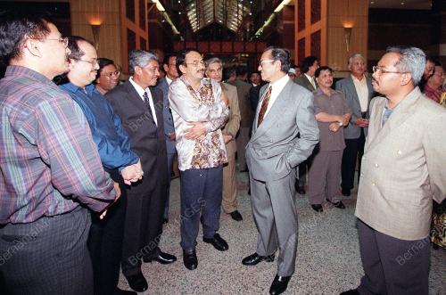 KL09-02_10_2000_MAHATHIR-LONDON_14012016