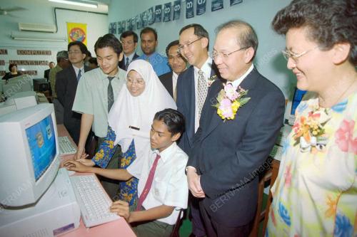 TAN SRI AZMAN HASHIM