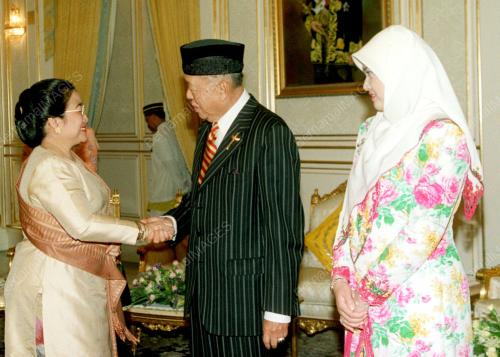 AGONG/PERMAISURI-MEGAWATI