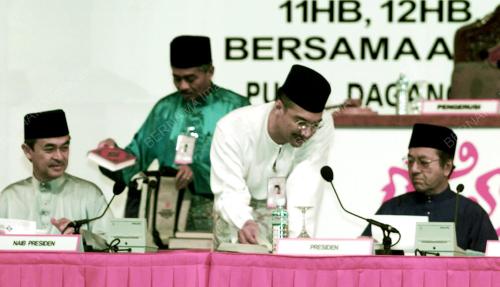 KL09-13_05_2000_UMNO_LAST_DAY_13052000