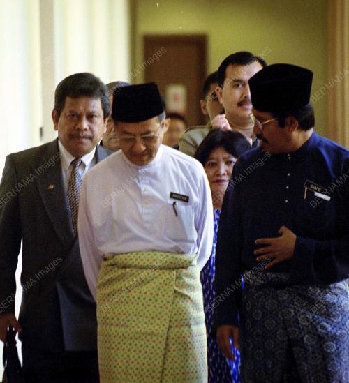 MAHATHIR MOHAMAD