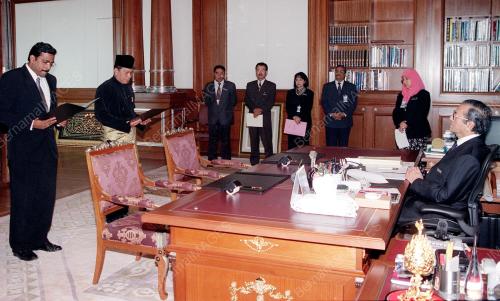 KL09-18_10_2000_ANGKAT_SUMPAH_14012016