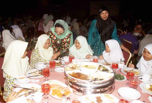 KL09-20_01_2001_PERNIAGA-RAYA_18012016