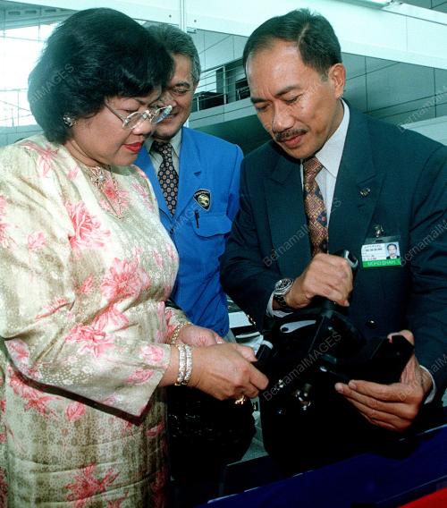 KL09-20_09_2000RAFIDAH-PROTON_13012016