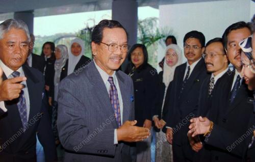 KL09-210_20012016