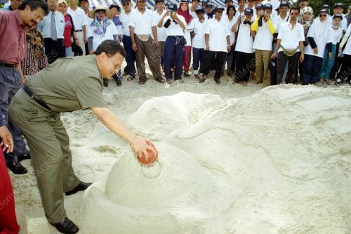 KL09-28_07_2001_ARCA_PASIR_28012016