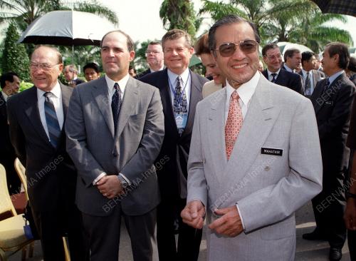 MAHATHIR AND IAP MEMBERS