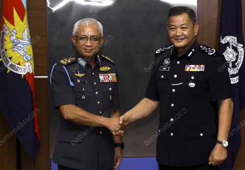SIDANG MEDIA SEMPENA KUNJUNGAN HORMAT PANGLIMA ANGKATAN TENTERA