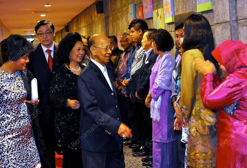 KL09_01052012_AGONG