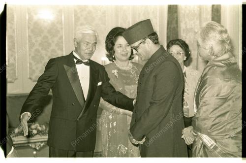 AGONG HOSTS DINER AT ISTANA NEGARA