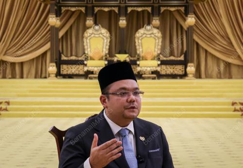 DATUK AZUAN EFFENDY ZAIRAKITHNAINI
