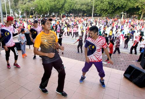 KL09_01092014_SENAMROBIK