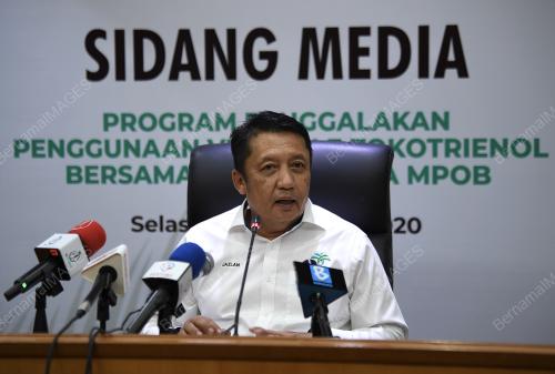 DATUK AHMAD JAZLAN YAAKUB