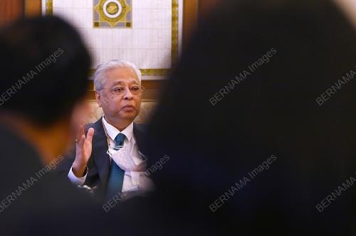 DATUK SERI ISMAIL SABRI YAAKOB