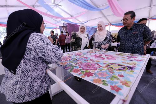 DATUK ROSLAN ABDUL RAHMAN