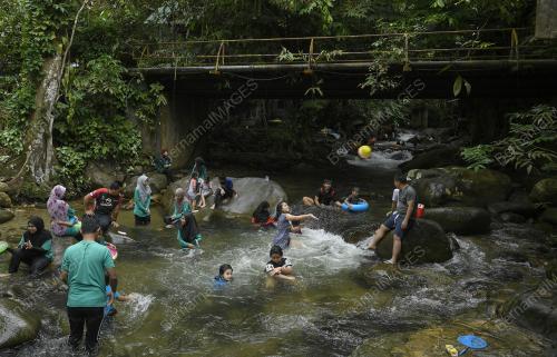 CUTI HUJUNG MINGGU