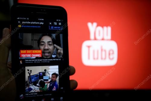 PLATFORM YOUTUBE