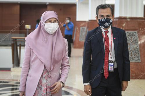 PERSIDANGAN PARLIMEN PENGGAL KETIGA