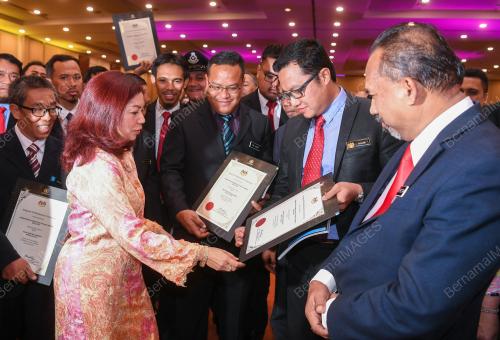 KEMENTERIAN KOMUNIKASI DAN MULTIMEDIA MALAYSIA
