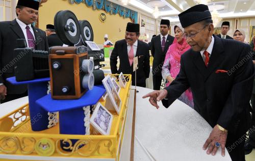 KL09_03062015_AGONG