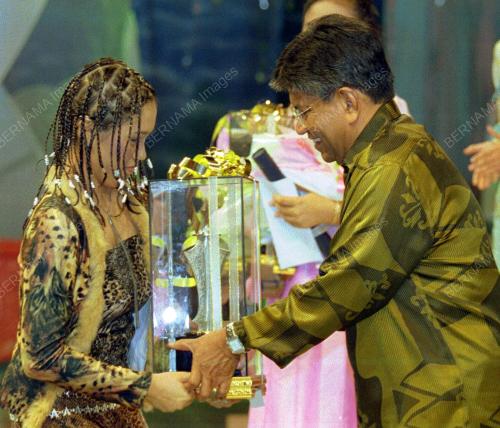 PERTANDINGAN AKHIR BINTANG RTM 2001