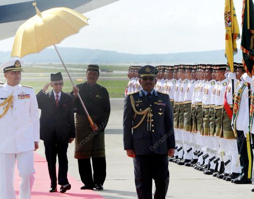 KL09_03122012_AGONG